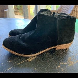 Gianni Bini suede booties